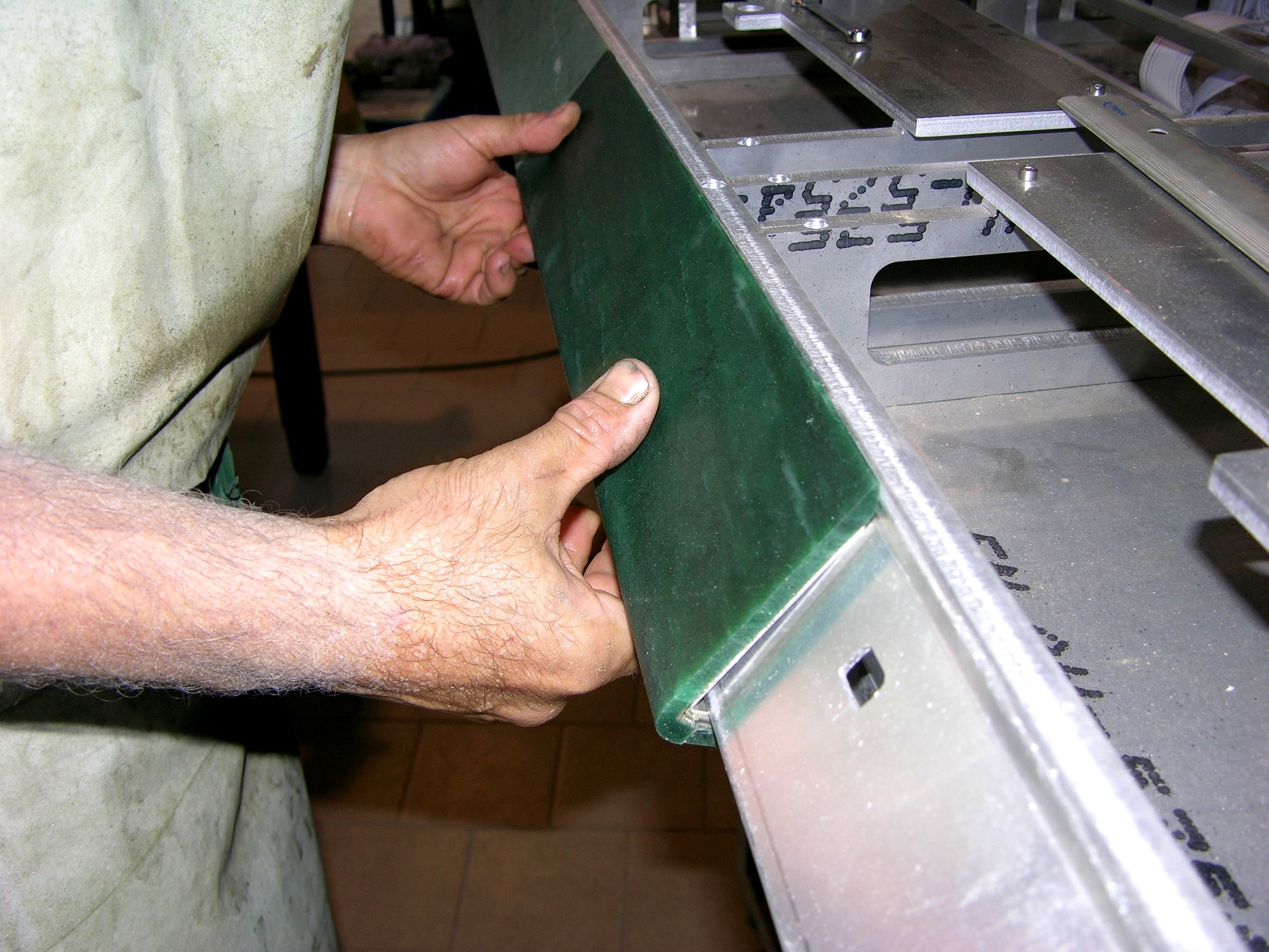 Finitura a mano